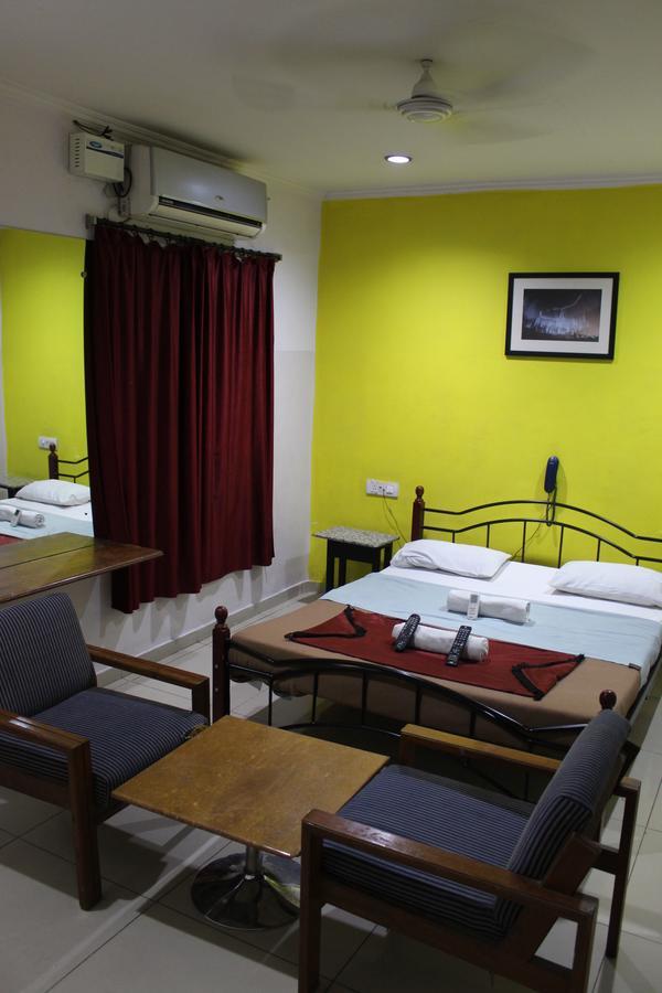 Deccan Comforts Hotell Hyderabad Exteriör bild